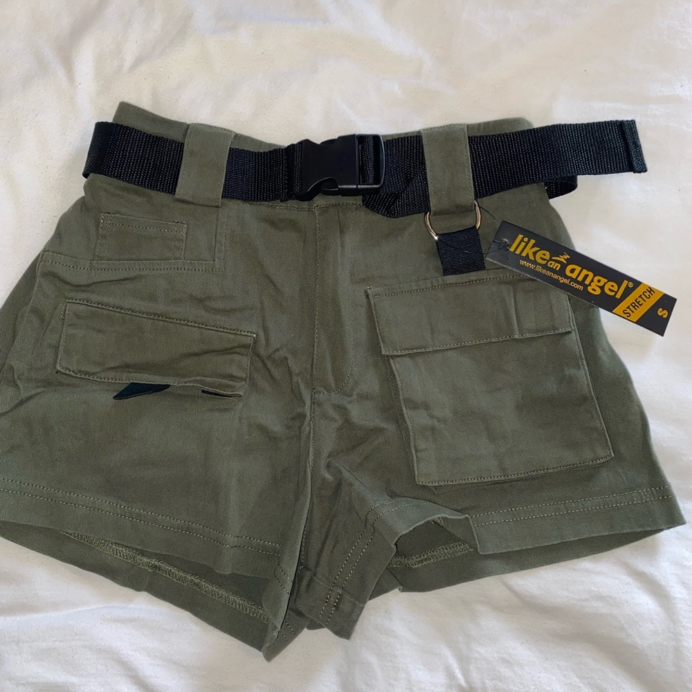 Like an Angel: NWT Women’s army green shorts